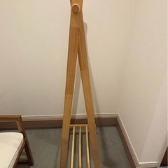 【新品同様】木製ハンガーラック 衣類収納 ナチュラル 北欧風の画像