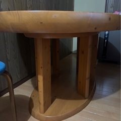 ダイニングテーブルの画像