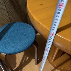 ダイニングテーブルの画像