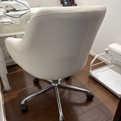 キャスター付き　椅子の画像