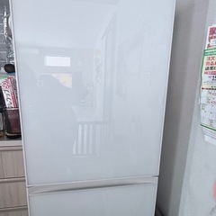 TOSHIBA前面 ガラス　おしゃれ冷蔵庫の画像
