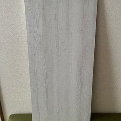 白い木目デザインの板  横45cm縦90cm厚み1.7cm