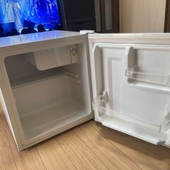 小型冷蔵庫　もらって下さい　０円の画像