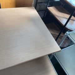 パソコンデスク　ライトブラウン　傷多々あり　中古の画像