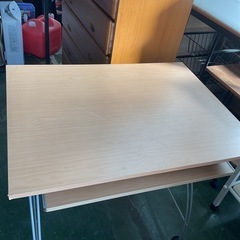 パソコンデスク　ライトブラウン　傷多々あり　中古の画像