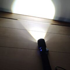 (お問い合わせ複数、早期お渡し優先)LED懐中電灯　充電または単4電池可の画像