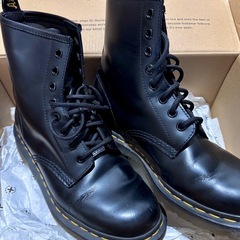 Dr.Martens 10ホールの画像