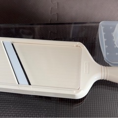 KYOCERA 京セラ 日本製 薄切り スライサー セラミック サビない 除菌漂白 OK 3段階 厚み調節機能 プロテクター付 ホワイト CSN-182WHPの画像