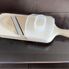 KYOCERA 京セラ 日本製 薄切り スライサー セラミック サビない 除菌漂白 OK 3段階 厚み調節機能 プロテクター付 ホワイト CSN-182WHPの画像