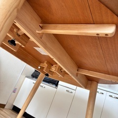 【12/19まで】【解体無しなら無料】丸型ダイニングテーブルの画像