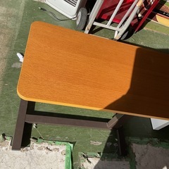 ベット用テーブル　ライトブラウン　高さ調整可能 中古の画像