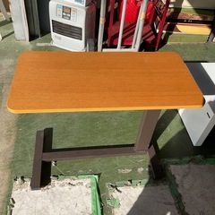 ベット用テーブル　ライトブラウン　高さ調整可能 中古