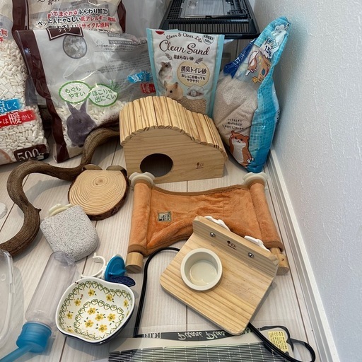 【飼育用品一式】アクリル小動物ケージ　回し車　20点ほど！ 飼育用品一式】アクリル小動物ケージ 回し車 20点ほど！新品あり