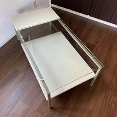 ガラステーブルの画像