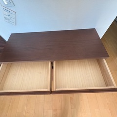 キャビネット　幅90cm高88cm 奥行37cm ウォールナット突板　キズありの画像