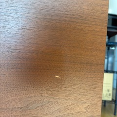 キャビネット　幅90cm高88cm 奥行37cm ウォールナット突板　キズありの画像