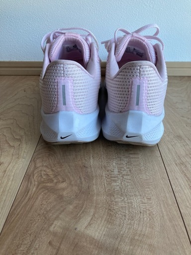 NIKE 24.5cm レディース　ランニングシューズ　スニーカー　陸上競技　ピンク