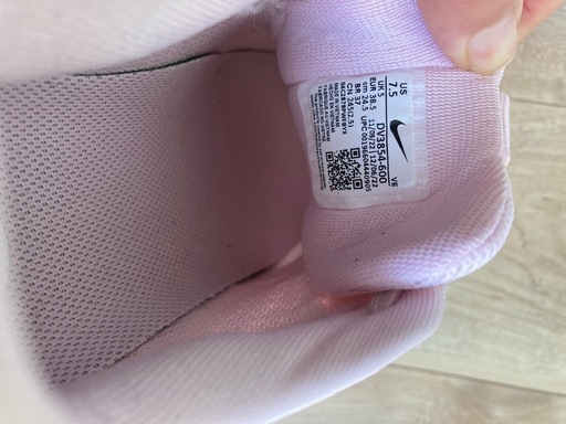 NIKE 24.5cm レディース　ランニングシューズ　スニーカー　陸上競技　ピンク