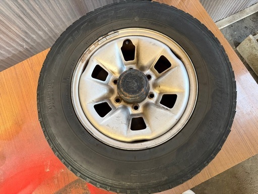 ハイエース用中古スタッドレスタイヤホイール 195/80R15