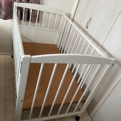 ベビーベッド　ホワイトの画像