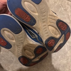 子どもの靴の画像