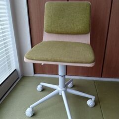 デスクチェア　学習椅子