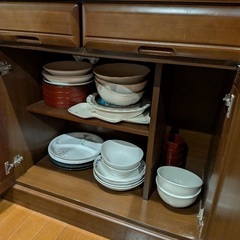 無料　食器棚　今月23日までの画像