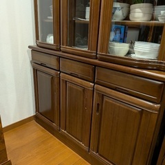 無料　食器棚　今月23日までの画像