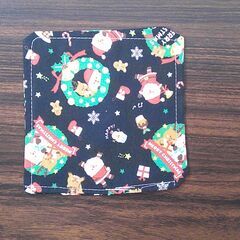 【ハンドメイド】クリスマス柄コースター（黒）の画像