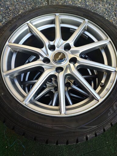 スタッドレスタイヤ