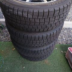 スタッドレスタイヤの画像