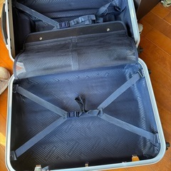 スーツケースの画像