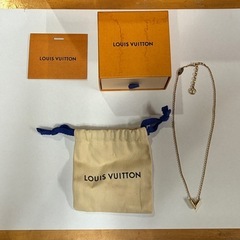 ルイ・ヴィトンLouis Vuitton エッセンシャルVネックレス　箱保証書付の画像