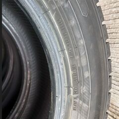 美品！ダンロップ(DUNLOP) スタッドレスタイヤ 4本セット の画像