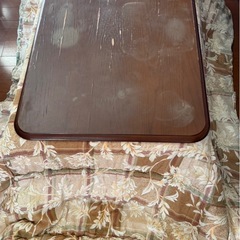 こたつテーブルの画像