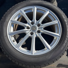 ピレリ 18インチ ランフラット スタッドレスタイヤ 235/50/18の画像