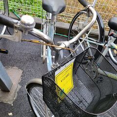 J1927【リユースのサカイ柏店】シティサイクル　ダイナモライト　26インチ　シルバー　★店頭にて試乗可★ 簡易クリーニング済　　 中古自転車 　流山市  松戸市 我孫子市 鎌ヶ谷市 船橋市 守谷市 取手市の画像