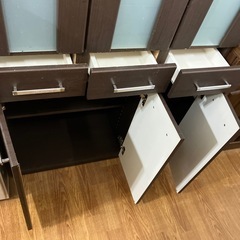 ニトリ 食器棚 3枚扉 取りに来れる方限定の画像