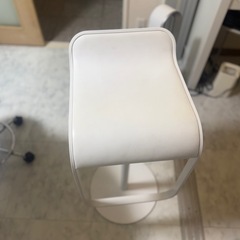 昇降式カウンターチェアの画像