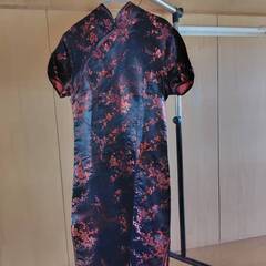 黒いチャイナ服の画像