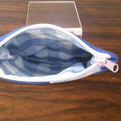 【ハンドメイド】ファスナー付きミニポーチ（青）の画像