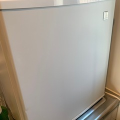 コンパクト冷蔵庫の画像