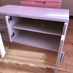テレビ台の画像