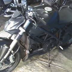 ドゥカティ ストリートファイター848 黒 エンジン動画 車検取得で乗れます 半額配送キャンペーン 現状渡し諸経費￥0- P-Yardの画像