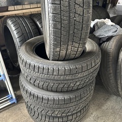 ブリヂストンVRX 215/60/16  
の画像