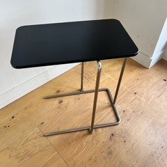 【0円・23日まで】サイドテーブル／事務所使用・状態良好／直接引取限定の画像