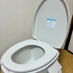 ポータブルトイレ　使用数回のみ、消毒ずみ済の画像