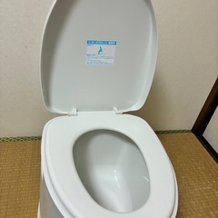 ポータブルトイレ　使用数回のみ、消毒ずみ済の画像