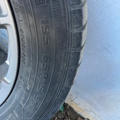 スタッドレスタイヤ 
195/65R15の画像