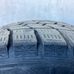 スタッドレスタイヤ 
195/65R15の画像